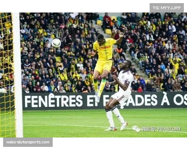 南特门将屡献神扑,无奈球队少一人作战憾负里昂